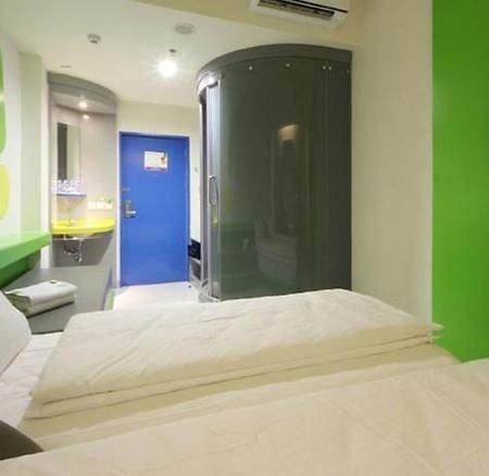 Pop! Hotel Tebet Giacarta Camera foto