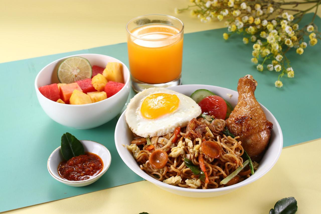 Pop! Hotel Tebet Giacarta Esterno foto