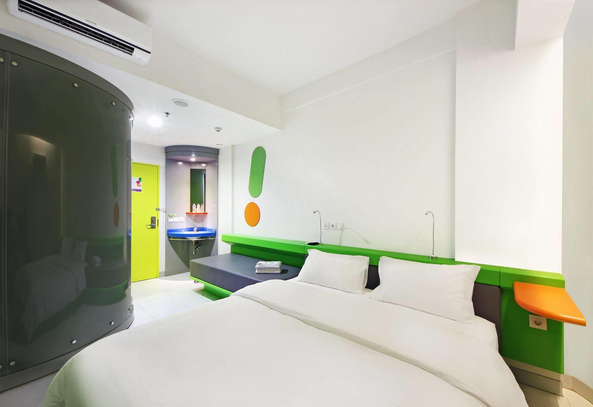 Pop! Hotel Tebet Giacarta Esterno foto