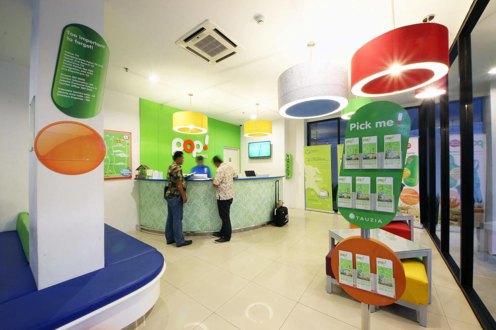 Pop! Hotel Tebet Giacarta Esterno foto